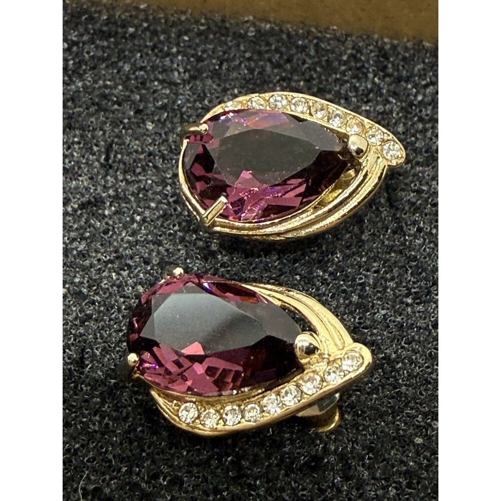 Pear-Shaped Garnet Stud Earrings 925 Sterling in Gold Tone, Diamonds-Like Stones